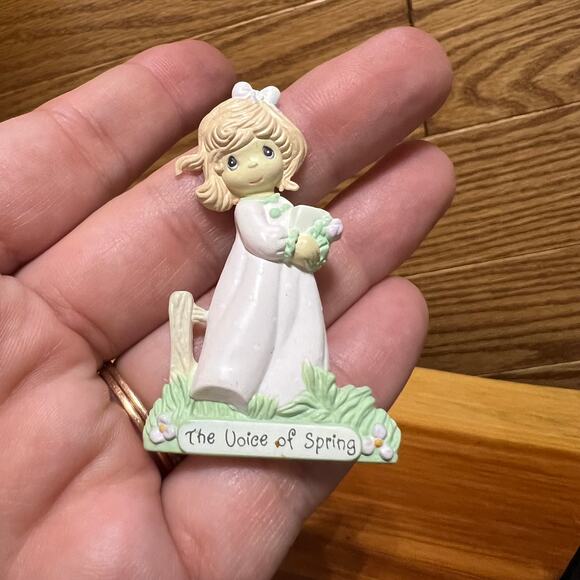 Vintage Lot Precious Moments Brooch Lapel Pins Summer's Joy Voice Of Spring - Picture 9 of 12